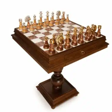 Set Staunton di Alta Gamma Tavolo e Scacchi in Legno di Faggio e Marmo di Carrara e Alabastro & Legno e Ottone Massiccio Placcato Oro e Argento