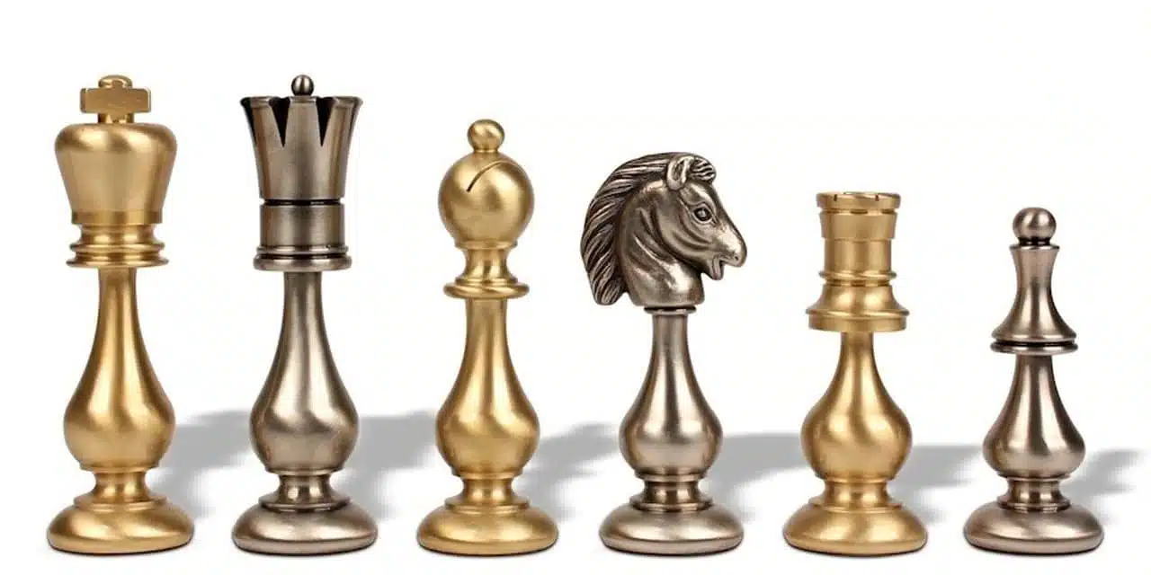 Set di Scacchi Large Oriental in Ottone Massiccio