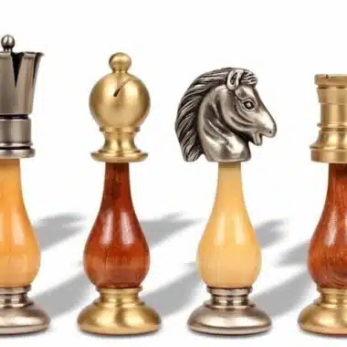 Set di Scacchi Large Orientale in Legno e Ottone Massiccio