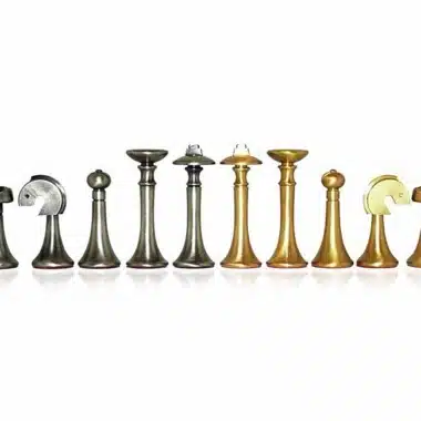 Jeu d'Echecs en Laiton Massif