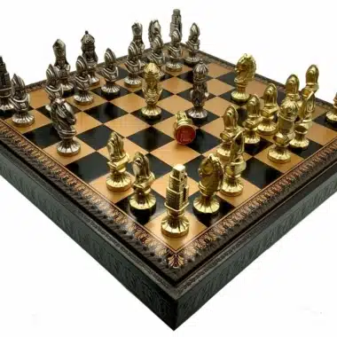Set Medieval III Scacchiera in Similpelle & Scacchi in Metallo
