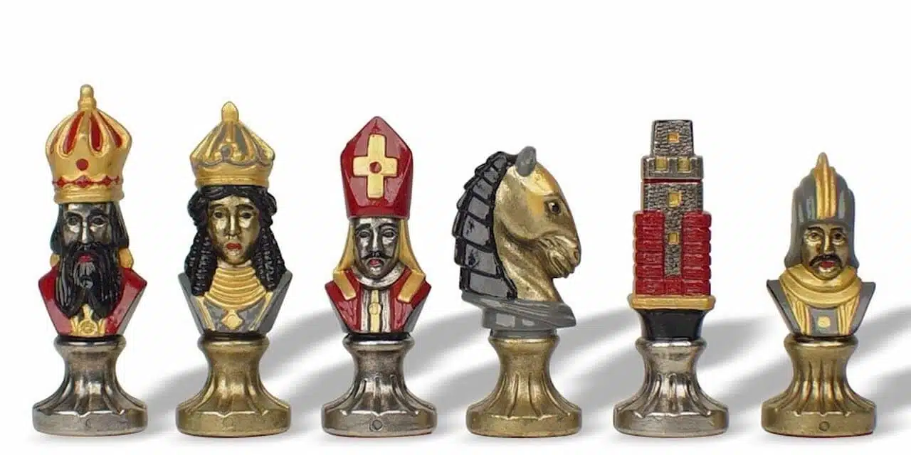 Set Moncada III Scacchiera in Legno d'Acero & Scacchi in Metallo Massiccio Dipinti a Mano - immagine 2