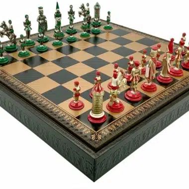 Set Camelot Re Artù IX Scacchiera in Similpelle & Scacchi in Metallo Dipinti a Mano
