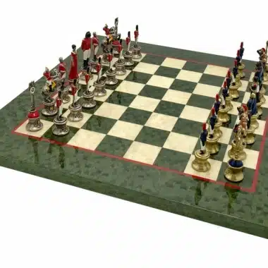 Set Napoleone III di Alta Gamma Scacchiera in Legno d'Acero Verde Marmorizzato Lucido e Scacchi in Metallo Dipinti a Mano