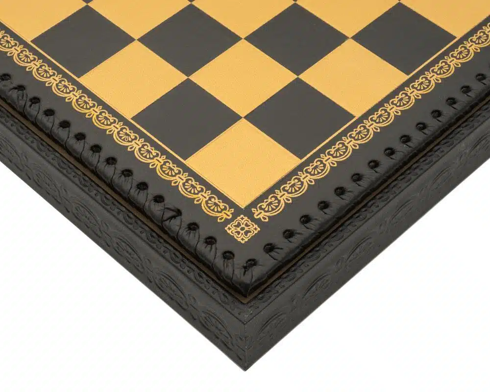 Set Medieval III Scacchiera in Similpelle & Scacchi in Metallo - immagine 15
