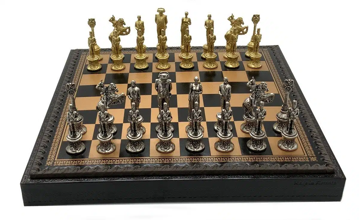 Set Napoleon Scacchiera in Similpelle & Scacchi in Metallo Massiccio