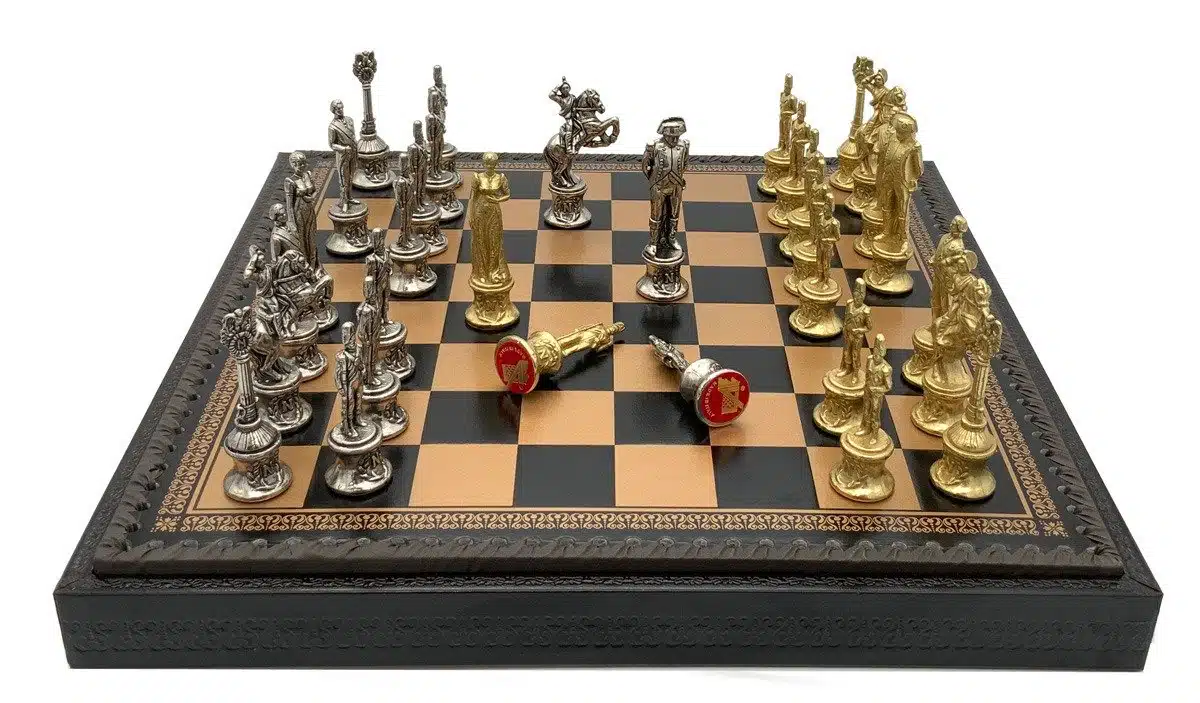Set Napoleon Scacchiera in Similpelle & Scacchi in Metallo Massiccio - immagine 3