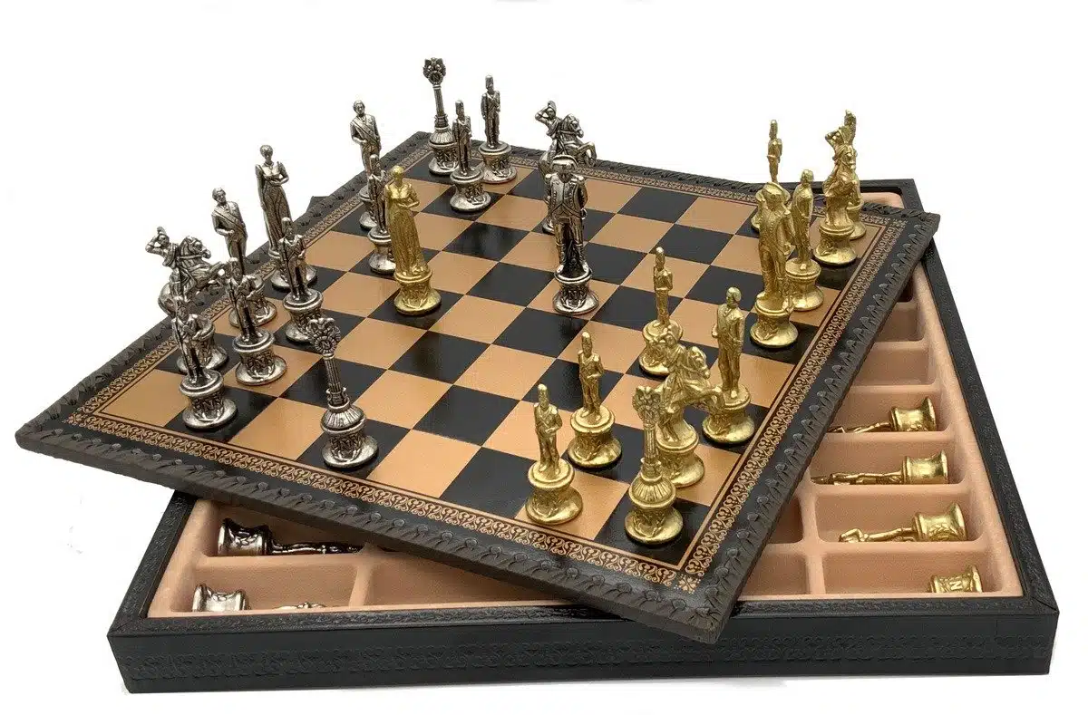 Set Napoleon Scacchiera in Similpelle & Scacchi in Metallo Massiccio - immagine 2