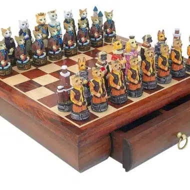 Set Cani e Gatti Scacchiera in Legno di Rosa con Cassetto Portapezzi & Scacchi in Resina Dipinti a Mano