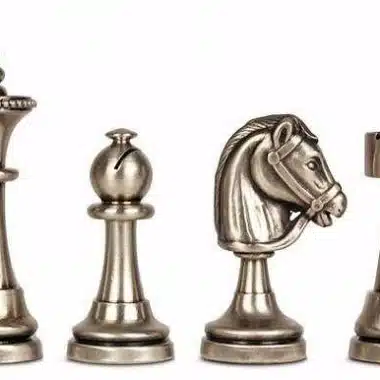 Jeu d'Echecs en Laiton Massif 