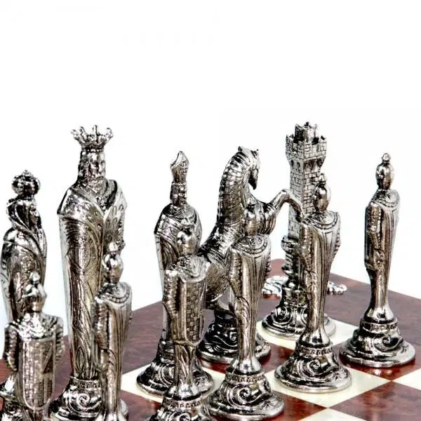 Set Florentine Renaissance III e Scacchiera su Piedistallo con Cassetto Portapezzi - immagine 4