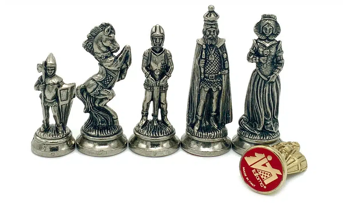 Set Mary Stuart VIII Scacchiera con Vano Portapezzi e Scacchi in Metallo - immagine 7