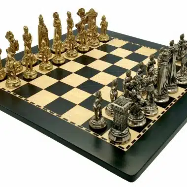 Set Mary Stuart X Scacchiera in Legno Scuro e Scacchi in Metallo