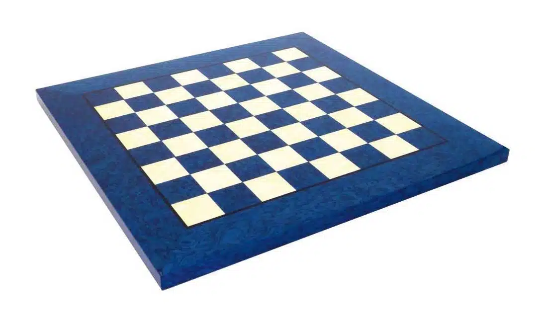 Set di Scacchi Romani VS Greci in Resina con Scacchiera in Legno di Erica Blu e Bianco - immagine 9