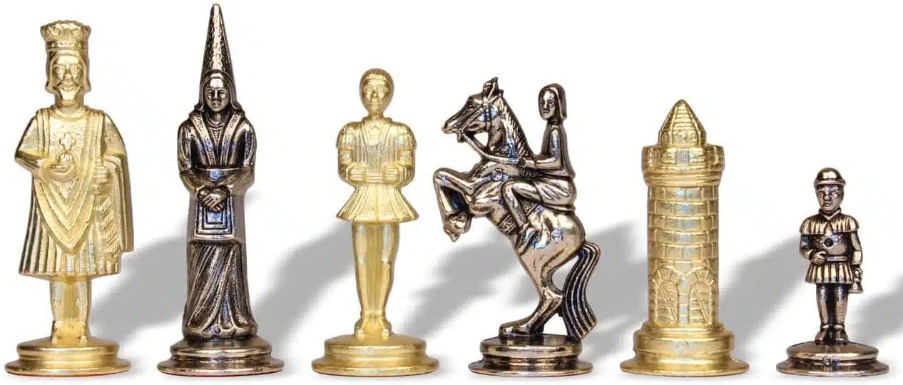 Set Camelot Re Artù XIII Scacchiera con Vano Portapezzi e Scacchi in Metallo - immagine 5
