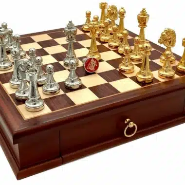 Set Classic Flower 3 Scacchiera con Cassetto Portapezzi in Legno e Scacchi in Metallo Placcato Oro e Argento