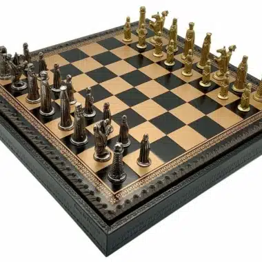 Set Medievale V Scacchiera in Similpelle & Scacchi in Metallo Massiccio