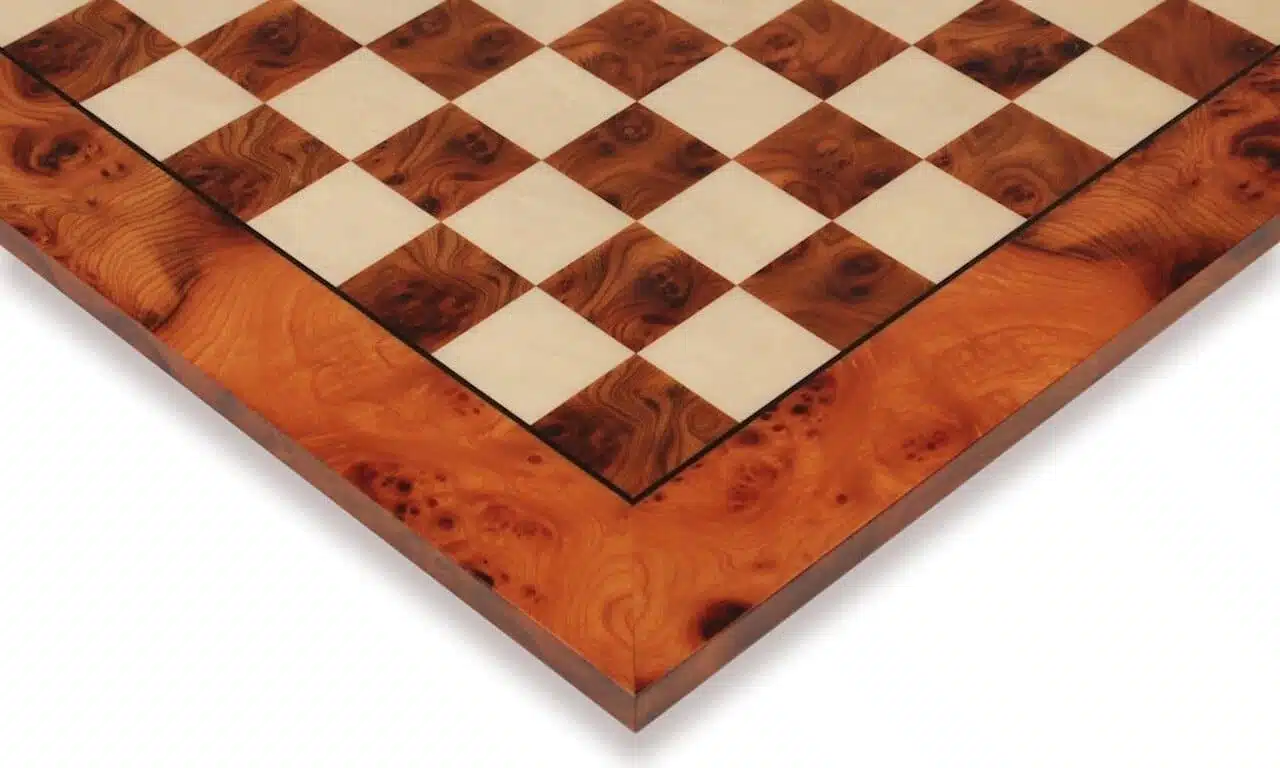 Set Impero Romano VIII Scacchiera Opaca in Legno di Olmo ed Erica e Scacchi in Metallo - immagine 10