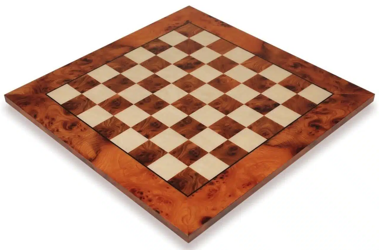 Set Impero Romano VIII Scacchiera Opaca in Legno di Olmo ed Erica e Scacchi in Metallo - immagine 9