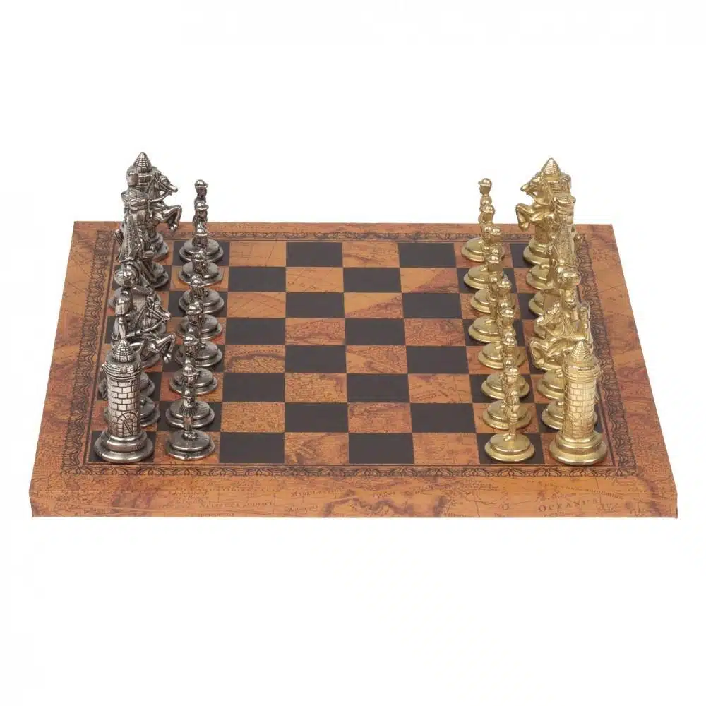 Set Camelot Re Artù VII Scacchiera in Similpelle & Scacchi in Metallo Massiccio - immagine 3