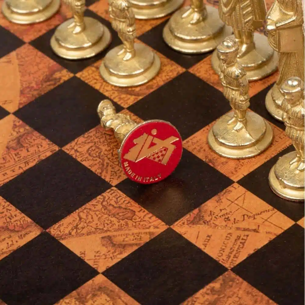 Set Camelot Re Artù VII Scacchiera in Similpelle & Scacchi in Metallo Massiccio - immagine 8
