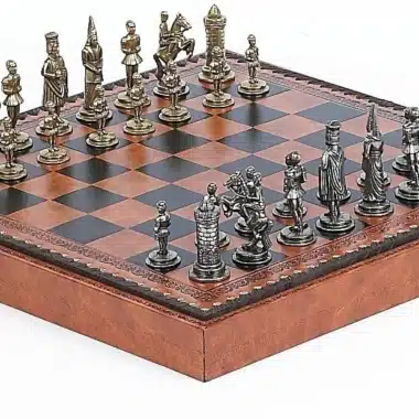 Set Camelot Re Artù XII Scacchiera con Vano Portapezzi e Scacchi in Metallo