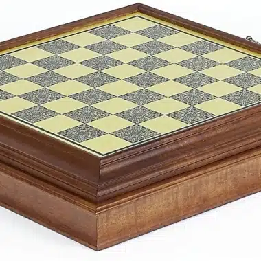 Scacchiera in Legno ed Effetto Ottone con Vano Portapezzi