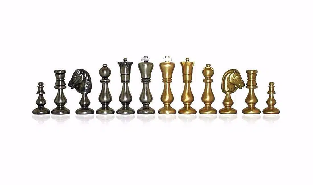 Jeu d'Echecs "Oriental" en Laiton Massif