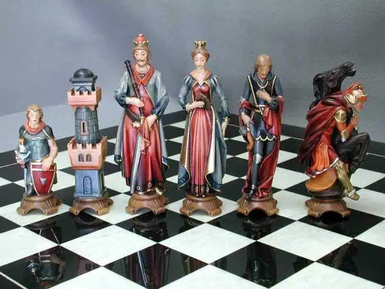 Jeu d'Echecs "Renaissance Peint à l'Huile" en Bois des Alpes Massif Sculpté Traditionnellement