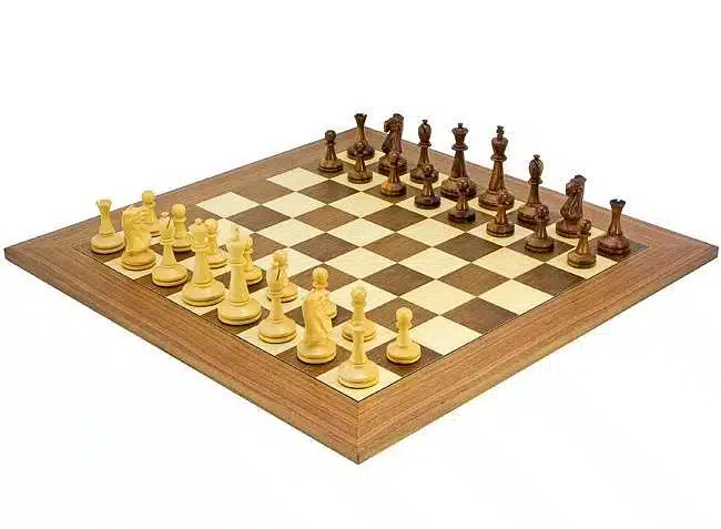 Set Blackmore Scacchiera in Legno di Noce e Acero & Scacchi in Legno di Rosa Dorato