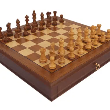 Set "Tilleul Small" Scacchiera in Legno di Noce con Cassetto Portapezzi & Scacchi Staunton in Legno