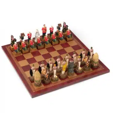 Set Guerra Anglo-Zulu con Scacchiera in Similpelle Rossa e Scacchi in Resina Dipinti a Mano