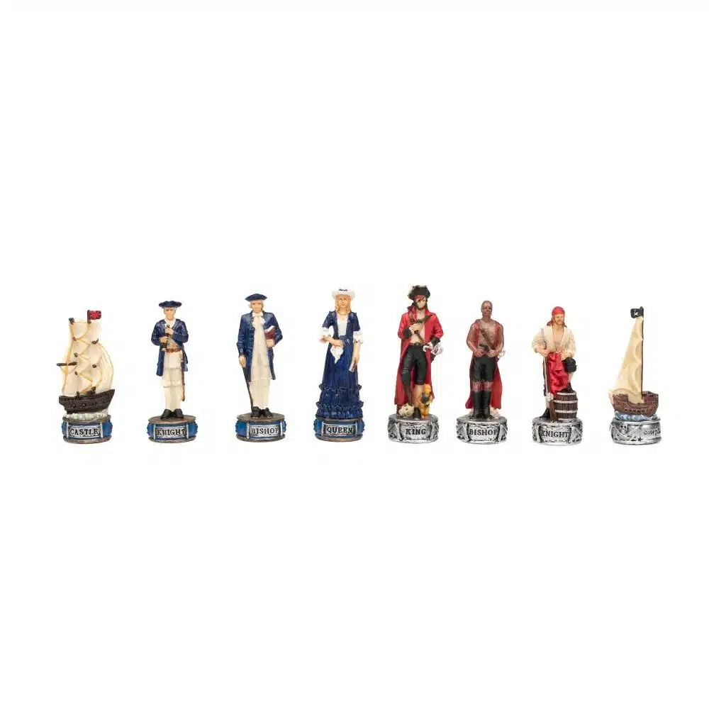 Set Pirati II Scacchiera in Legno e Scacchi in Resina Dipinti a Mano - immagine 8