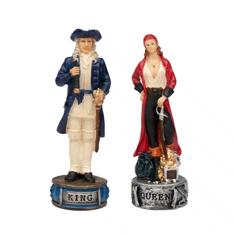 Set Pirati II Scacchiera in Legno e Scacchi in Resina Dipinti a Mano - immagine 11