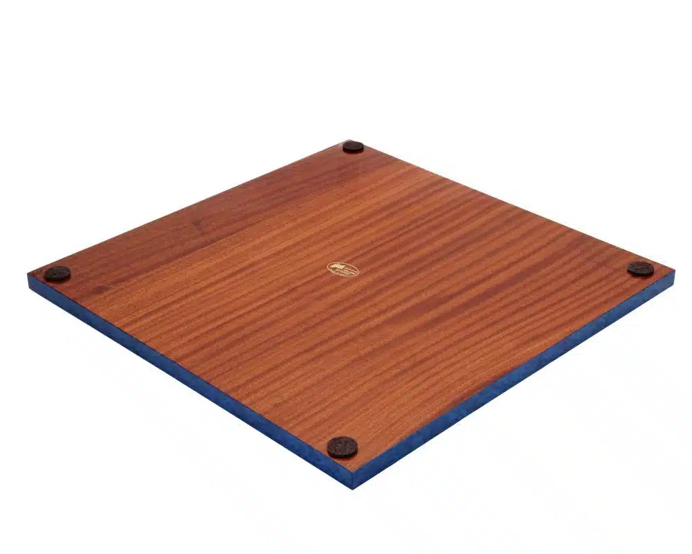 Set Rinascimento di Alta Gamma Scacchiera in Legno d'Acero Laccato Blu e Scacchi in Metallo Dipinti a Mano - immagine 12