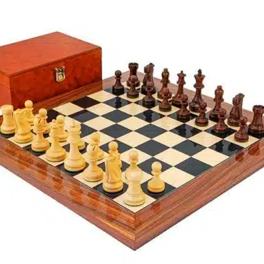 Ensemble "Supreme" Echiquier en Bois de Rose, Jeu d'Echecs en Bois de Rose et de Buis & Coffret de Rangement en Placage de Racine