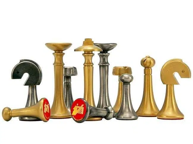 Set di Scacchi in Ottone Massiccio Contemporaneo - immagine 6
