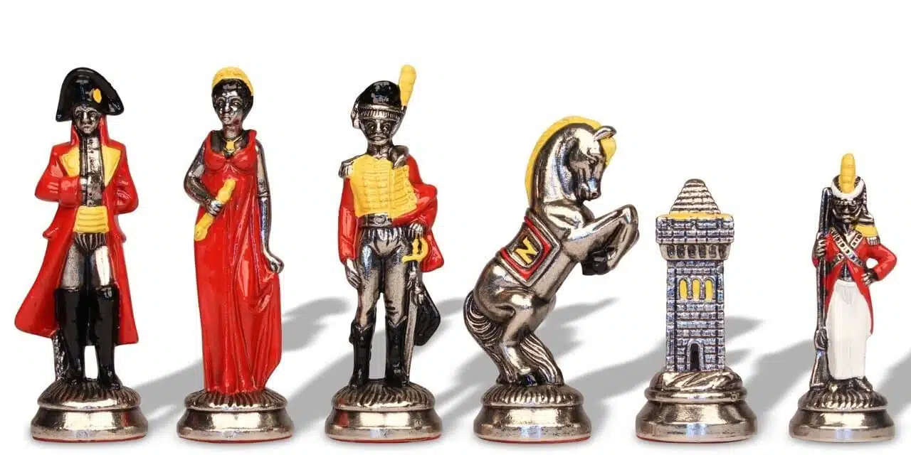 Set di Scacchi in Metallo Dipinto a Mano Napoleone Waterloo - immagine 3