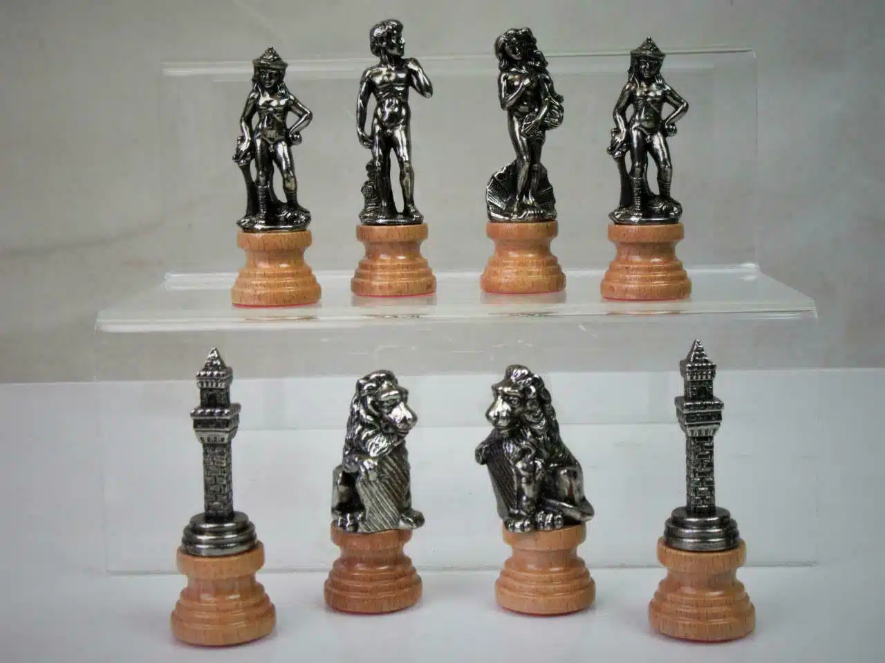 Set Florentine II Scacchiera in Similpelle & Scacchi in Legno Massello e Metallo - immagine 2