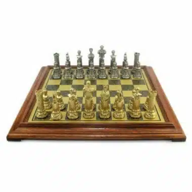 Set Impero Romano VII Scacchiera su Piedistallo in Legno e Scacchi in Metallo
