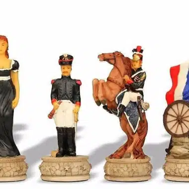 Alternative view of Set di Scacchi Storico Battaglia di Waterloo e Scacchiera in Legno di Rosa con Vano Portapezzi