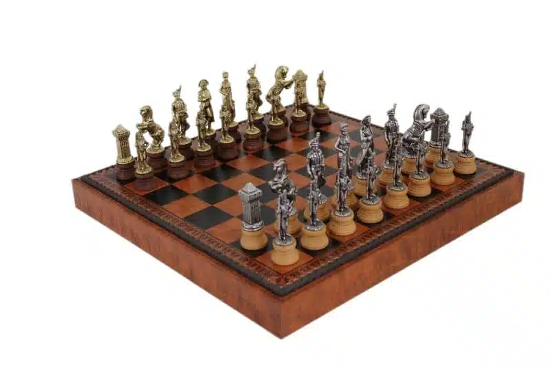 Grandi Statuine Scacchi Napoleone e Scacchiera Marrone con Vano Portapezzi