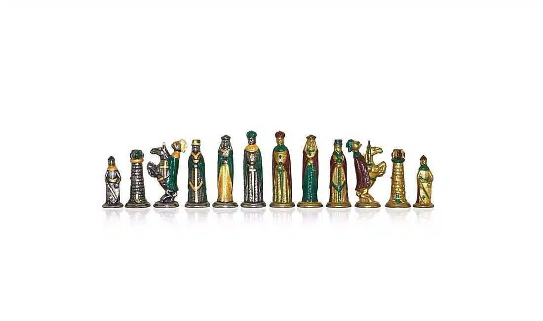 Piccolo Set di Scacchi Medievale e Scacchiera con Vano Portapezzi - immagine 12