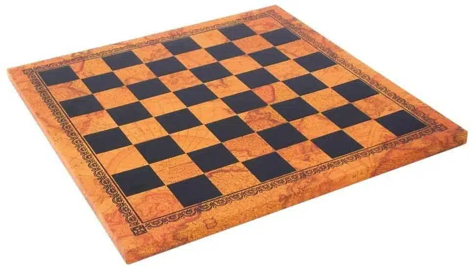 Scacchiera Marrone in Similpelle e Set di Scacchi Staunton in Legno e Metallo - immagine 13