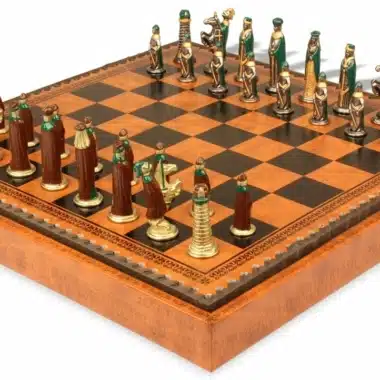 Piccolo Set di Scacchi Medievale e Scacchiera con Vano Portapezzi