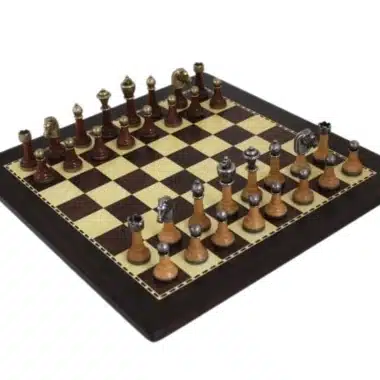 Set di Scacchi Staunton in Legno e Metallo con Scacchiera in Legno Scuro