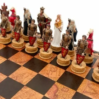 Jeu d'Échecs Roi Arthur - Échiquier - Backgammon et Jeu de dames en similicuir avec rangement & Pièces en résine