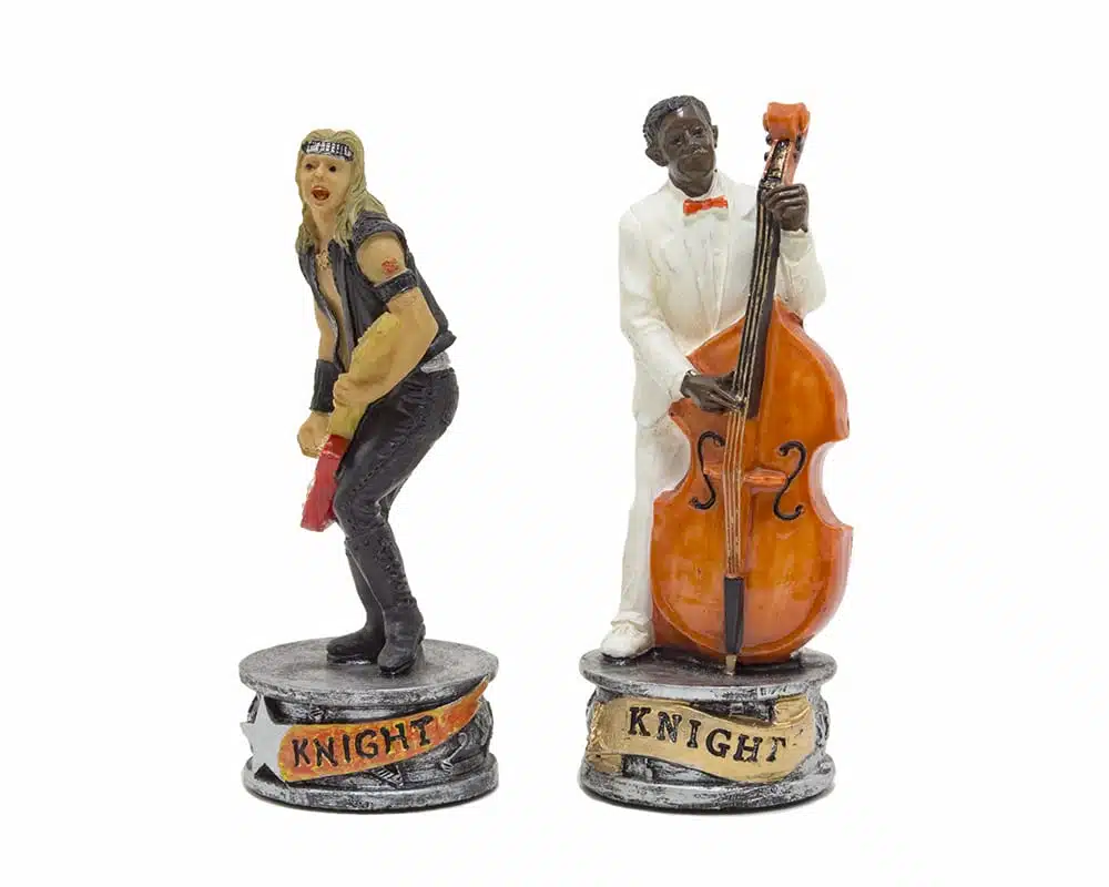 Set di Scacchi Jazz vs Rock - Scacchiera in legno laccato nero e pezzi in resina - immagine 18