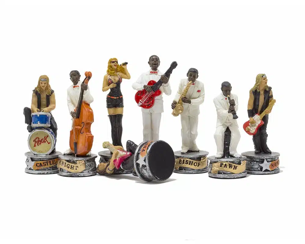 Set di Scacchi Jazz vs Rock - Scacchiera in legno laccato nero e pezzi in resina - immagine 16