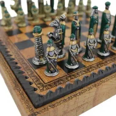 Alternative view of Set di Scacchi Medievale - Scacchiera & Gioco della Dama in Similpelle con Vano Portapezzi & Pezzi degli Scacchi in Metallo